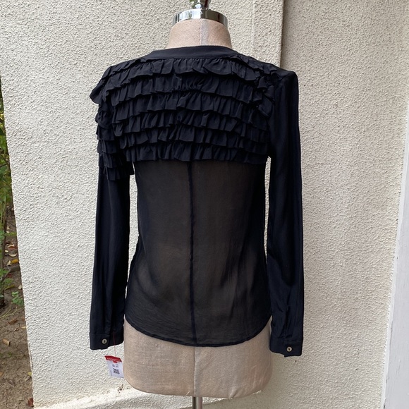 Dar-Ti 100% silk stunning blouse from Barney’s. Has great ruffles. Gorgeous! - Picture 7 of 11